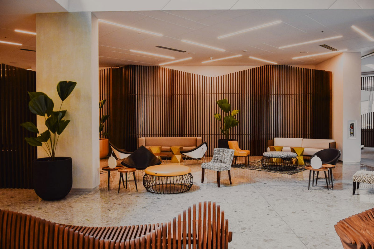 Difusores para grandes superficies: qué equipo necesita un lobby de 800 m² - BENDIS